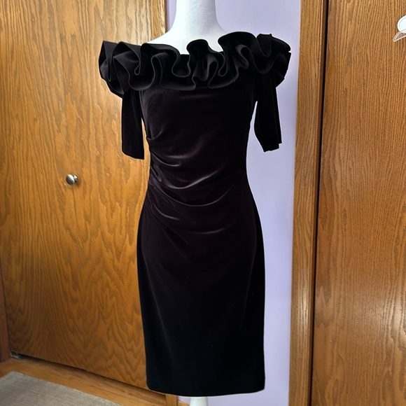 Xscape Ruffle Off the Shoulder velvet sheath dress in black size 8. - Picture 2 of 9